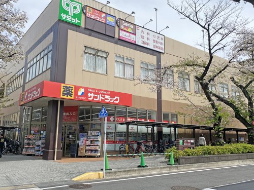 【北区岸町のアパートのドラックストア】