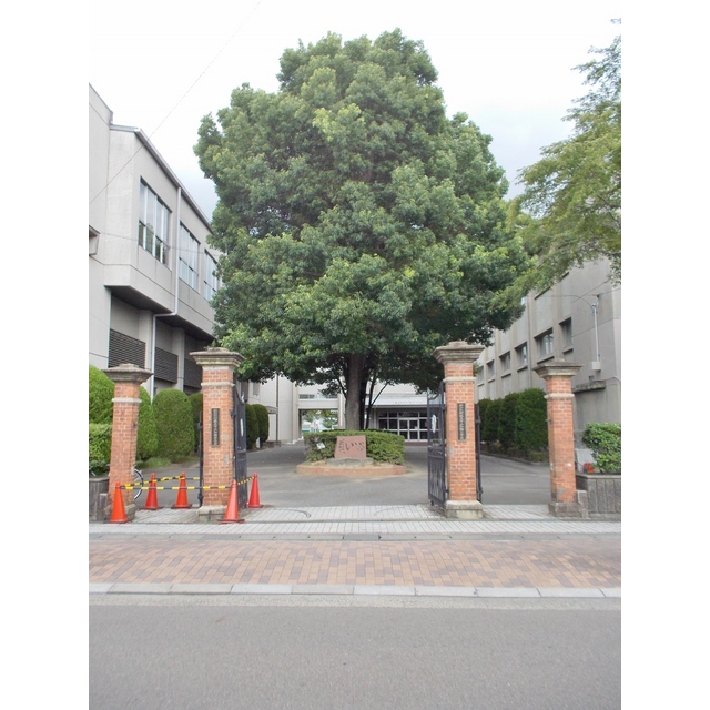 【プランドール加納の小学校】