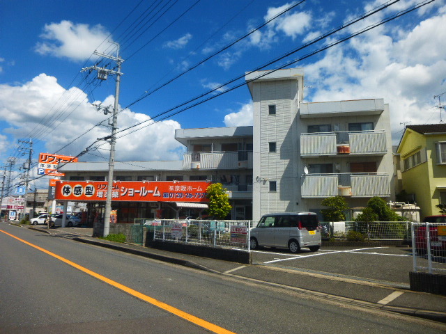 【高槻市如是町のマンションの駐車場】