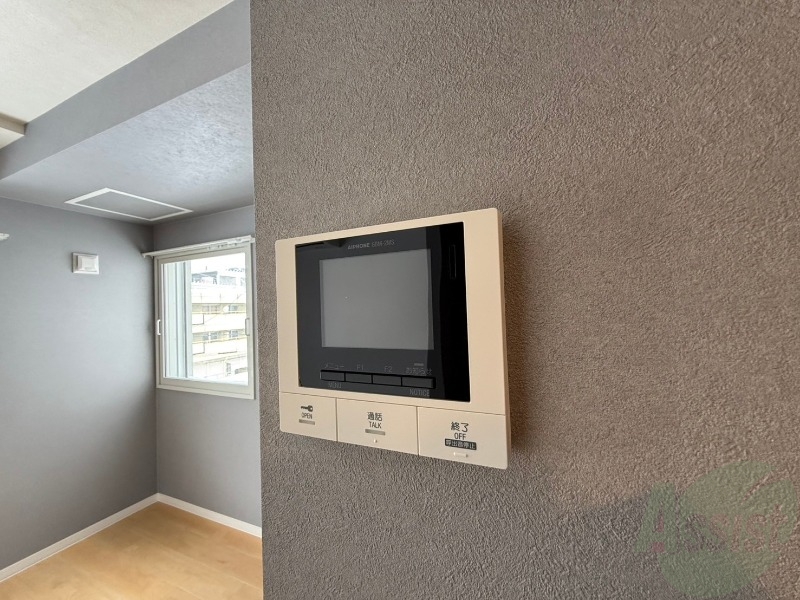 セキュリティ　ＴＶモニター付インターホンです。来客者の顔が見えるので安心！