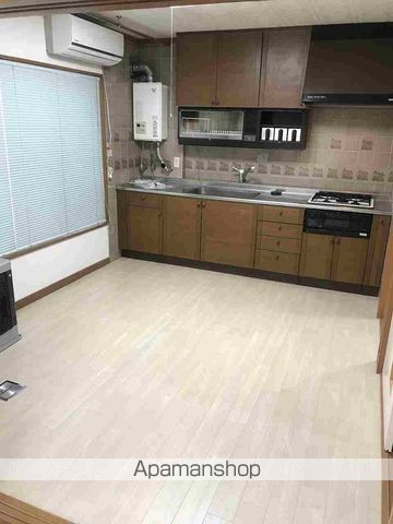 メゾンドール吉野町の居間写真