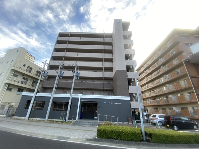 【インタービレッジ高岡駅前の建物外観】