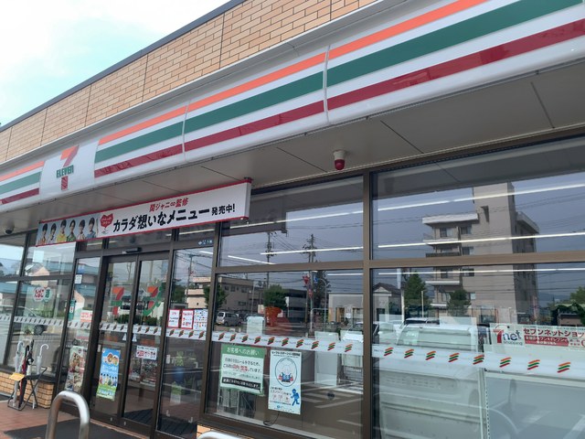 【米沢市中央のアパートのコンビニ】