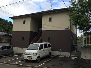 【仙台市青葉区桜ケ丘のアパートの駐車場】