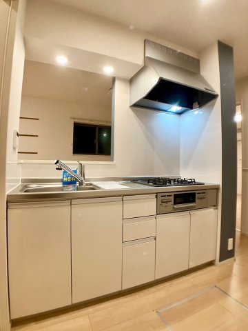 キッチン　写真は別の部屋のものです。