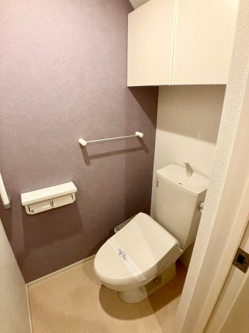 トイレ　写真は別の部屋のものです。