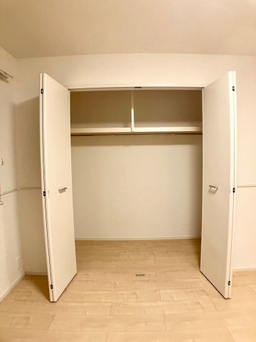 収納　写真は別の部屋のものです。