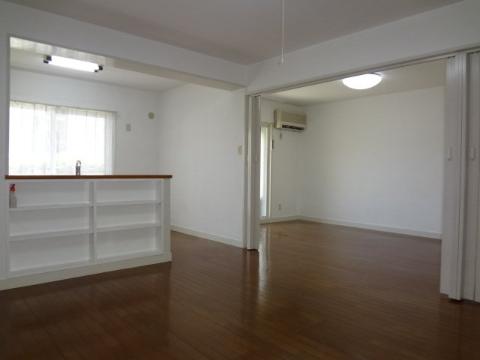 居室・リビング　室内