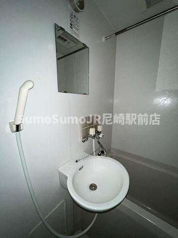 洗面設備　コンパクトで使いやすい洗面所