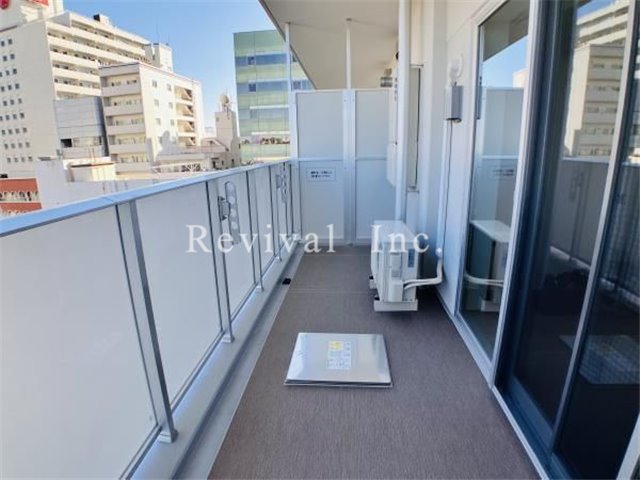 バルコニー　広々としたバルコニーでございます