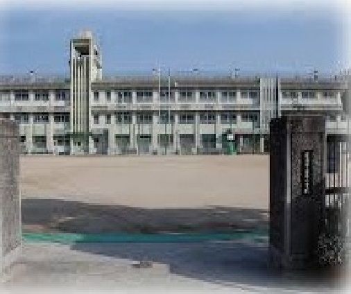 小学校　原小学校（小学校）まで700m