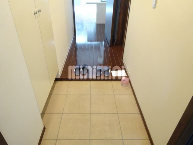 玄関　広い玄関。