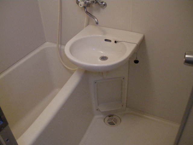 バス・シャワールーム　別室の参考写真です。※現況優先