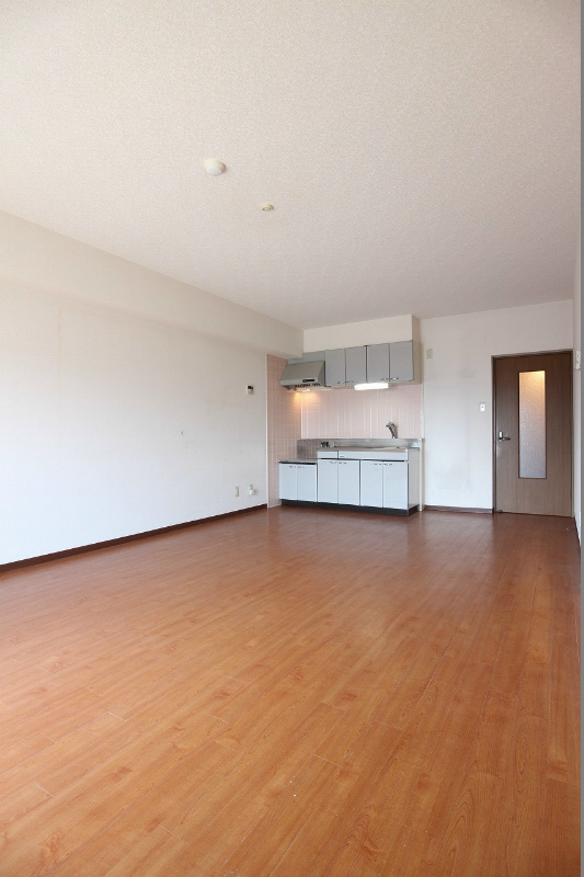 居室・リビング　※別号室の写真です。リビングは14帖以上です♪