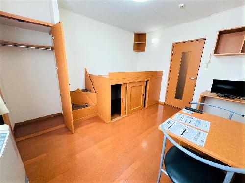 居室・リビング　★収納たっぷりのお部屋です★