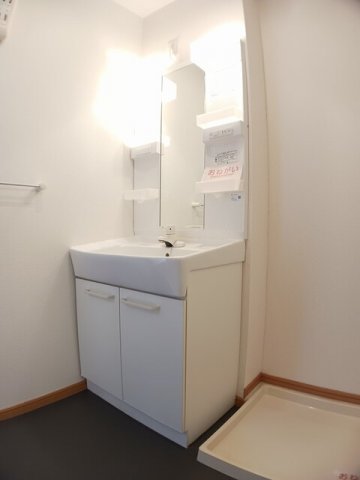 洗面設備　忙しい朝には欠かせない洗面所です