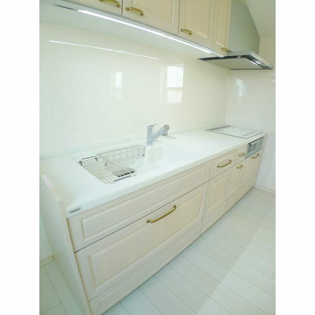 キッチン　コンパクトなキッチンで掃除もラクラク