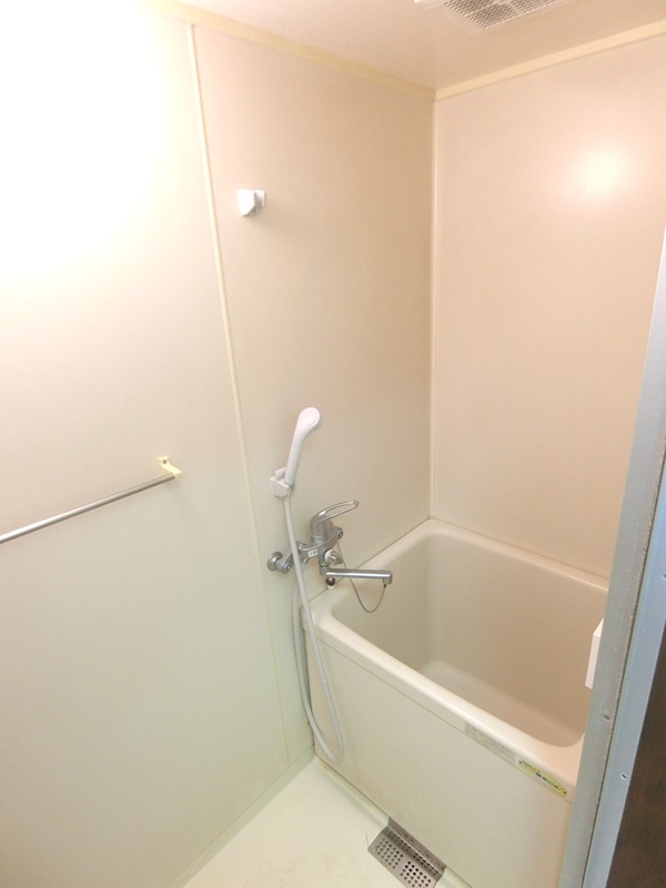 バス・シャワールーム　清潔感のあるお風呂です！