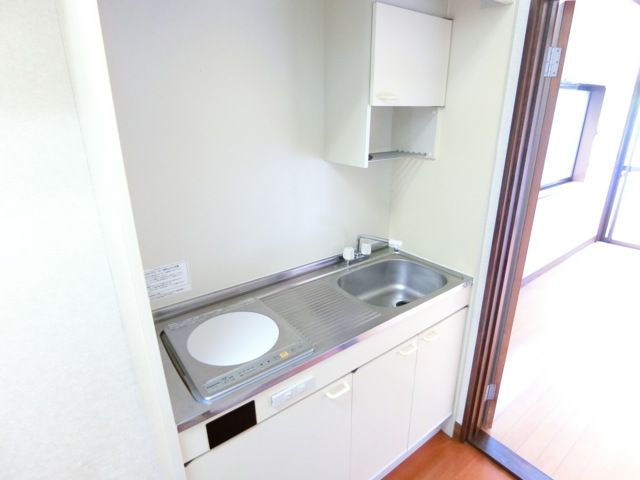 キッチン　火の元安心、掃除もしやすいＩＨキッチンです。