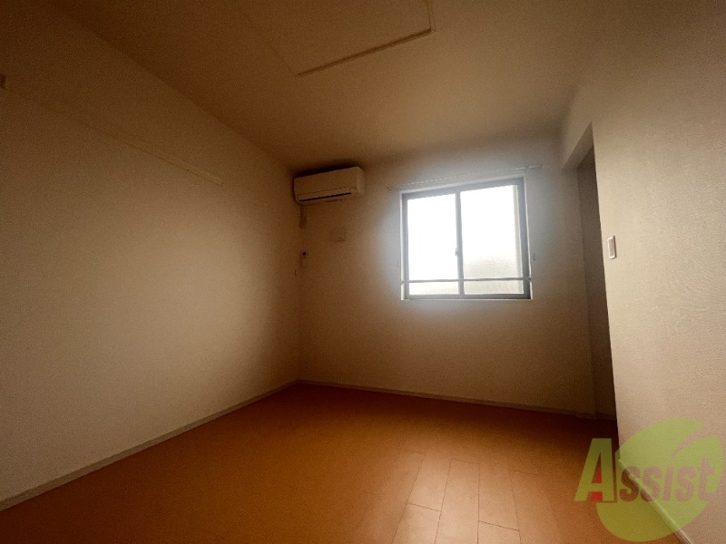 その他部屋・スペース　寝室は６帖の洋室です。ダブルベッドも置けますね。