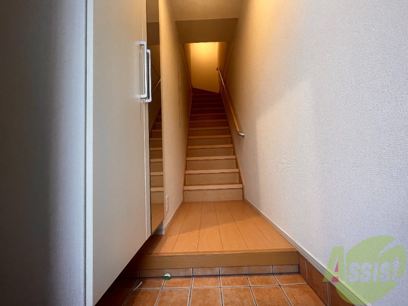 玄関　玄関から撮影しました。玄関も広いですね。