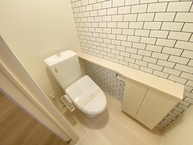 トイレ　同物件別室のイメージ写真