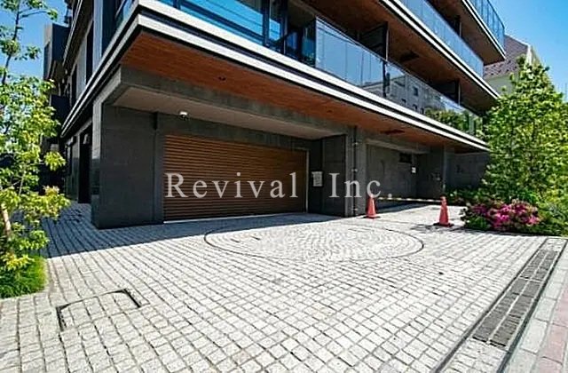 駐車場　空き状況はお問い合わせください