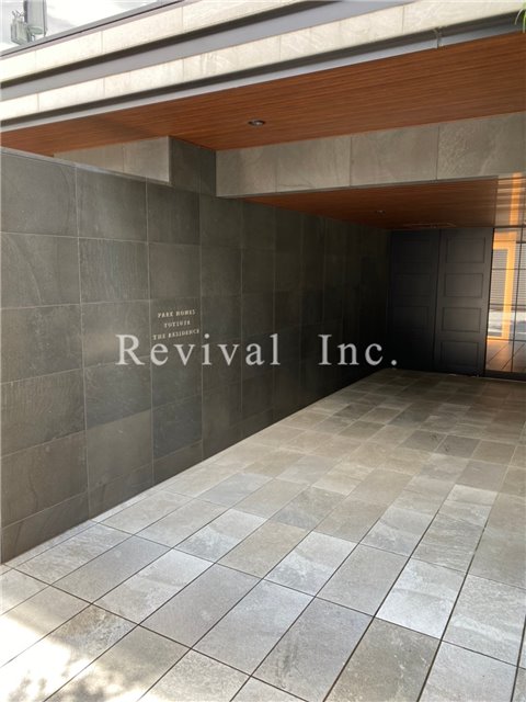 エントランス　高級感溢れるエントランスファサード