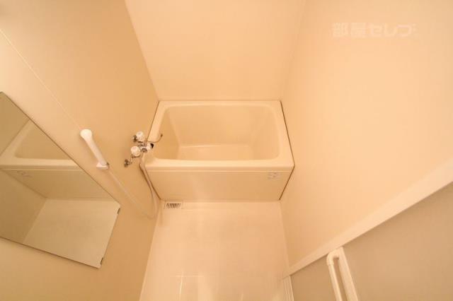 バス・シャワールーム　一日の疲れを癒して下さい。