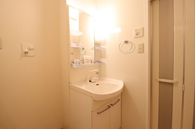 洗面設備　洗髪洗面化粧台