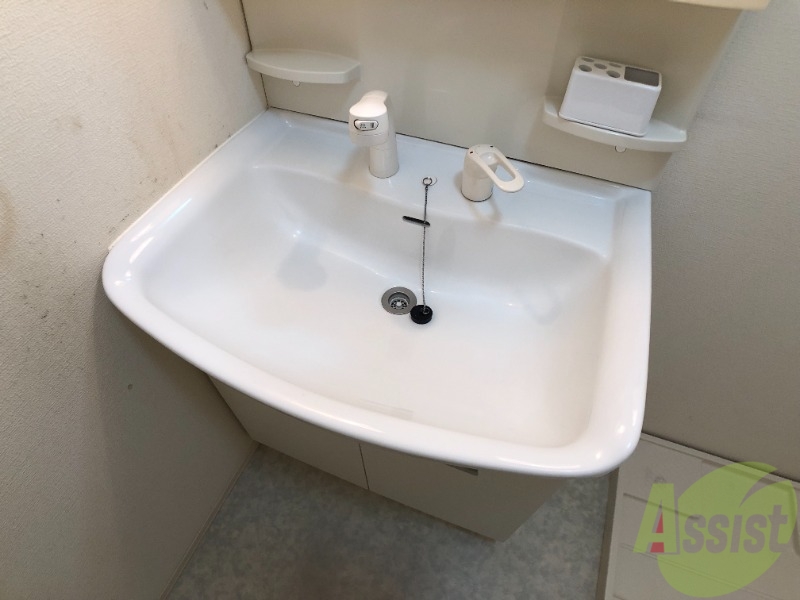 洗面設備　洗面台は独立しています。朝の身支度はこちらでどうぞ～