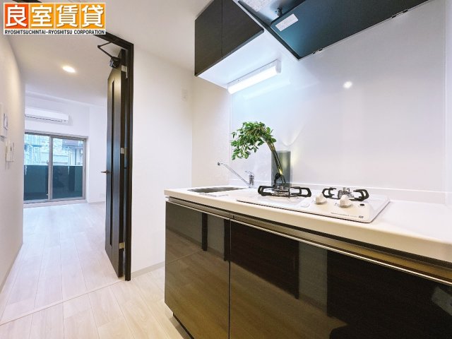 キッチン　斜めガス２口コンロ