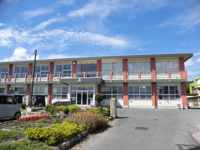 中学校　中津川市立苗木中学校（中学校）まで952m