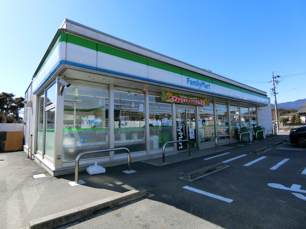 コンビニ　ファミリーマート 中津川苗木店（コンビニ）まで573m