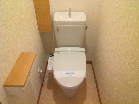 トイレ　温水洗浄便座