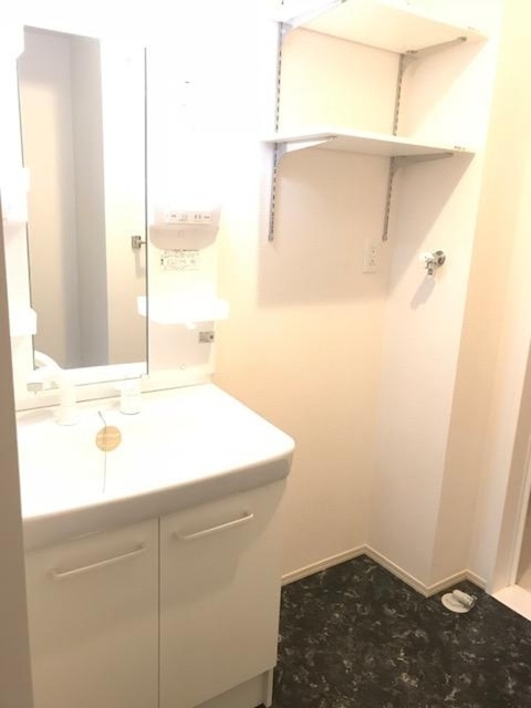 洗面設備　洗面室