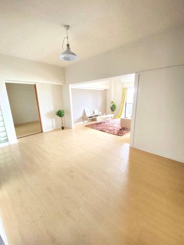 居室・リビング　広々15.9畳リビング、ネット無料、都市ガスで毎月お得