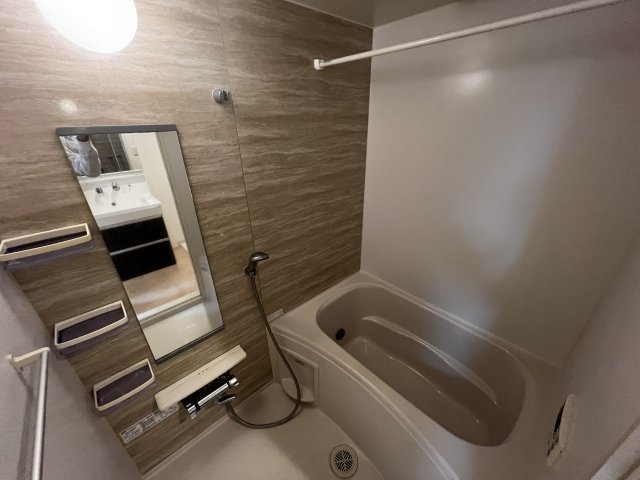 バス・シャワールーム　浴室乾燥機ついてます！