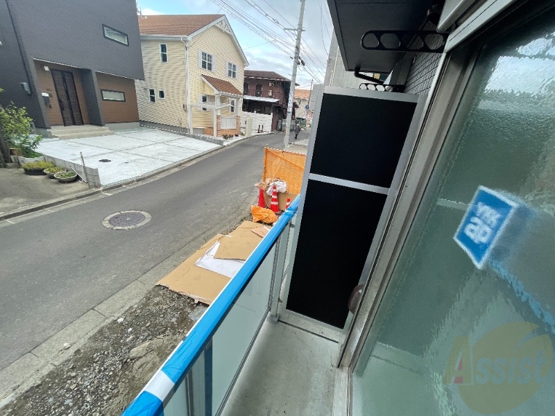 バルコニー　バルコニーは洗濯物もしっかり干せそうな広さです。