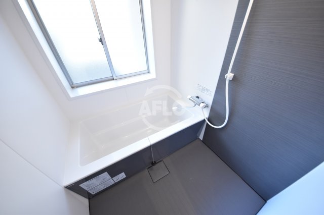 バス・シャワールーム　靭公園ハウス（旧ラクメンビル）　浴室