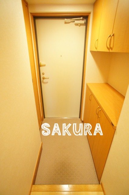 玄関　収納豊富なシューズボックスです♪