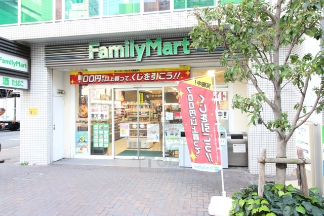 コンビニ　ファミリーマート　新町（コンビニ）まで207m