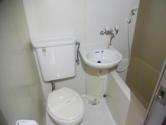 バス・シャワールーム　101号室の写真となります。