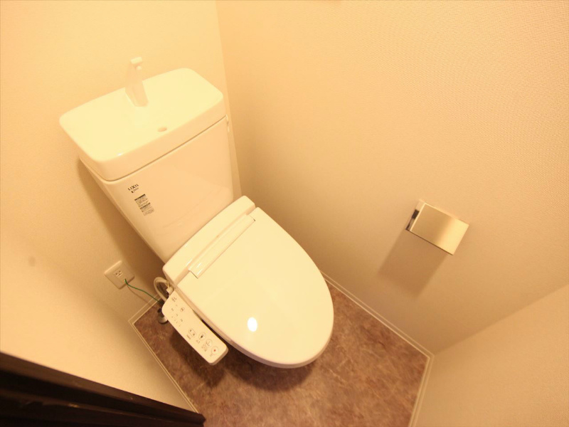 トイレ　温水洗浄暖房便座付トイレ