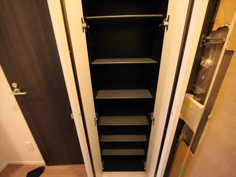 玄関　玄関　シューズボックス付
