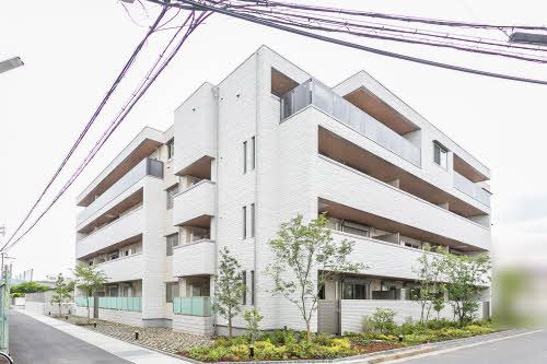 建物外観　インターネット使用料無料。