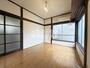 居室・リビング　南向きの２面採光♪明るく風通しのよいお部屋です☆