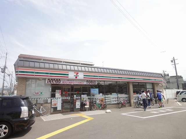 コンビニ　セブンイレブン 西京極運動公園店（コンビニ）まで120m