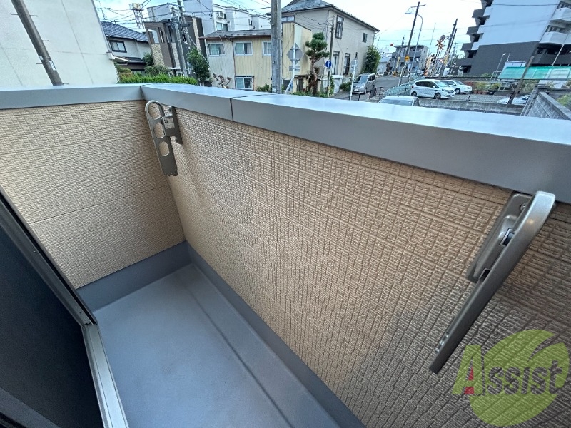 バルコニー　バルコニーがあるため外に洗濯物を干すことが出来ます