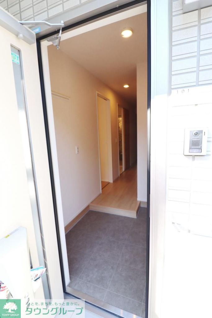 玄関　★お問い合わせはタウンハウジングまで★